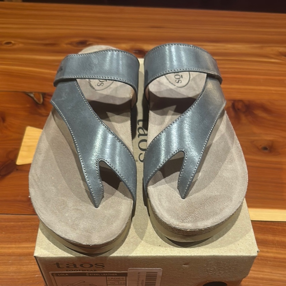 Taos Footwear Gray Sandals with Cushioned Comfort